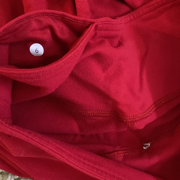 Lululemon - Picture 3 of 5